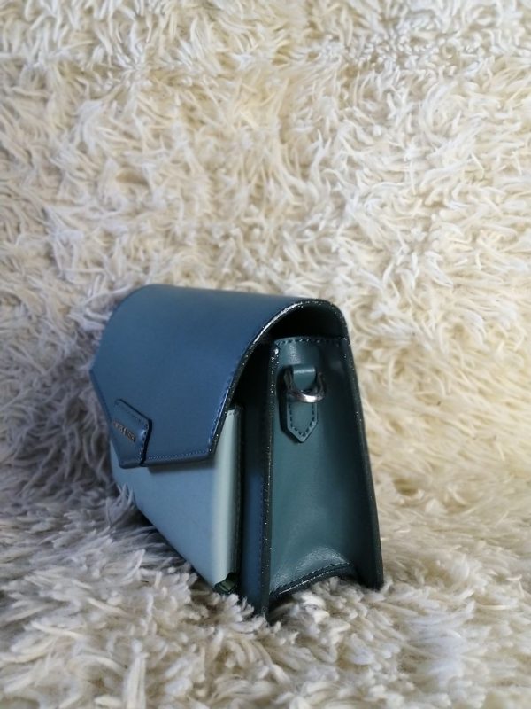 Top grade sling bag with 2 ling - Image 4